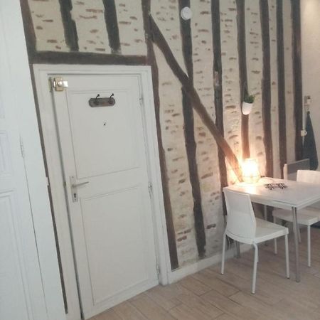 Apartament Les Amandiers Tours Zewnętrze zdjęcie